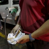 Venecuēla 60 reizes paaugstina benzīna cenu