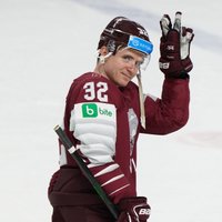 Latvijas hokeja izlasē Covid-19 ievieš izmaiņas: mājās paliek Čukste un Kulda
