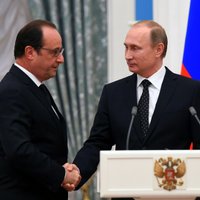 Francija par spīti sankcijām stiprinās attiecības ar Krieviju