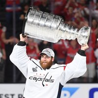 Vašingtonas 'Capitals' hokejisti pirmo reizi vēsturē iegūst Stenlija kausu