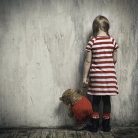 Kā bērni ģimenē pārdzīvo viena vecāka vardarbību pret otru