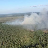 Белорусский вертолет вскоре приступит к тушению пожара в Валдгалской волости