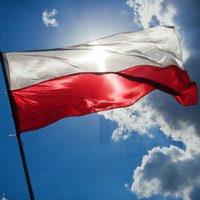 EK: Polija saņems līdzekļus no ES atveseļošanas fonda tikai pēc savu solījumu izpildes