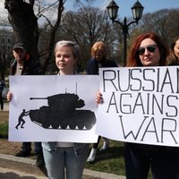 "Медуза": по данным закрытого опроса, заказанного в Кремле, 30% россиян хотят остановить войну прямо сейчас