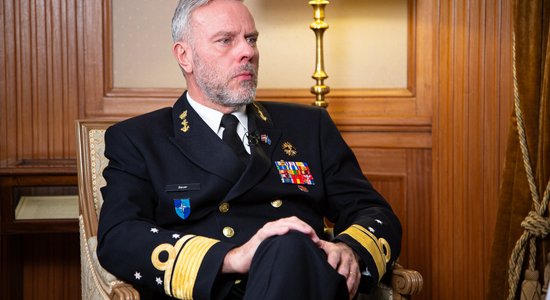 'Diez vai viņi zina ko tādu, ko nezinu es' - admirālis noraida bažas, ka Krievija gatavo uzbrukumu NATO