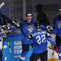 Somijas hokejisti spēlē disciplinēti un gūst piecus vārtus pret Norvēģiju