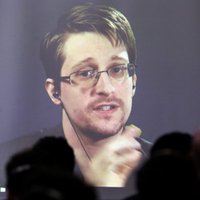 США подали в суд на Сноудена, обвинив его в нарушении подписки о неразглашении