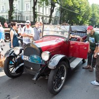 Foto: 'Rīga Retro 2017' parāde pie Motormuzeja un pilsētas centrā