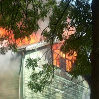 Lokalizēts dzīvojamās mājas ugunsgrēks Ventspils ielā; cietušo nav