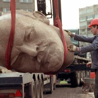 Немцы тайно откопают гигантскую голову Ленина