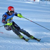 Kalnu slēpotājs Zvejnieks otro dienu pēc kārtas uzvar FIS slalomā Somijā