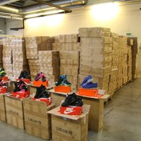 Таможенники изъяли 24 528 пар контрафактных кроссовок Nike