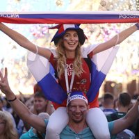 Футбол объединяет: Эмоции россиян после сенсационной победы над Испанией на ЧМ