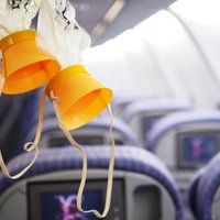 Эксперты подсчитали, насколько хватает кислородной маски в случае ЧП на борту самолета