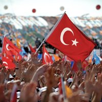 Власти Турции грозят подавить протесты с помощью армии