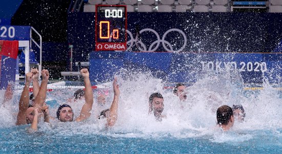 Tokijas olimpisko spēļu sacensības noslēdzas ar Serbijas triumfu ūdenspolo turnīrā
