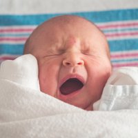 Названы самые популярные имена для новорожденных в Латвии в 2019 году
