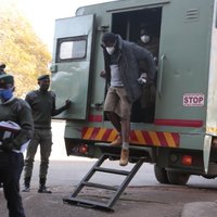 Zimbabvē arestē žurnālistu par 'kūdīšanu uz vardarbību'