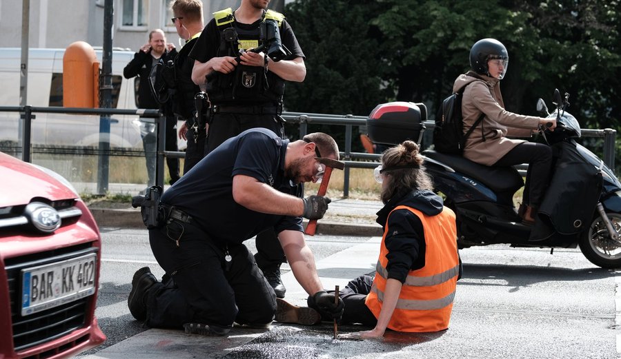 German Climate Activist Group “Last Generation” Involved in over 580 Law Violations, Reveals Interior Minister Nancy Feser