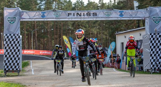 'Crystal Dent' BMX Latvijas kausa sezonai trekns punkts likts jaunajā Ādažu trasē