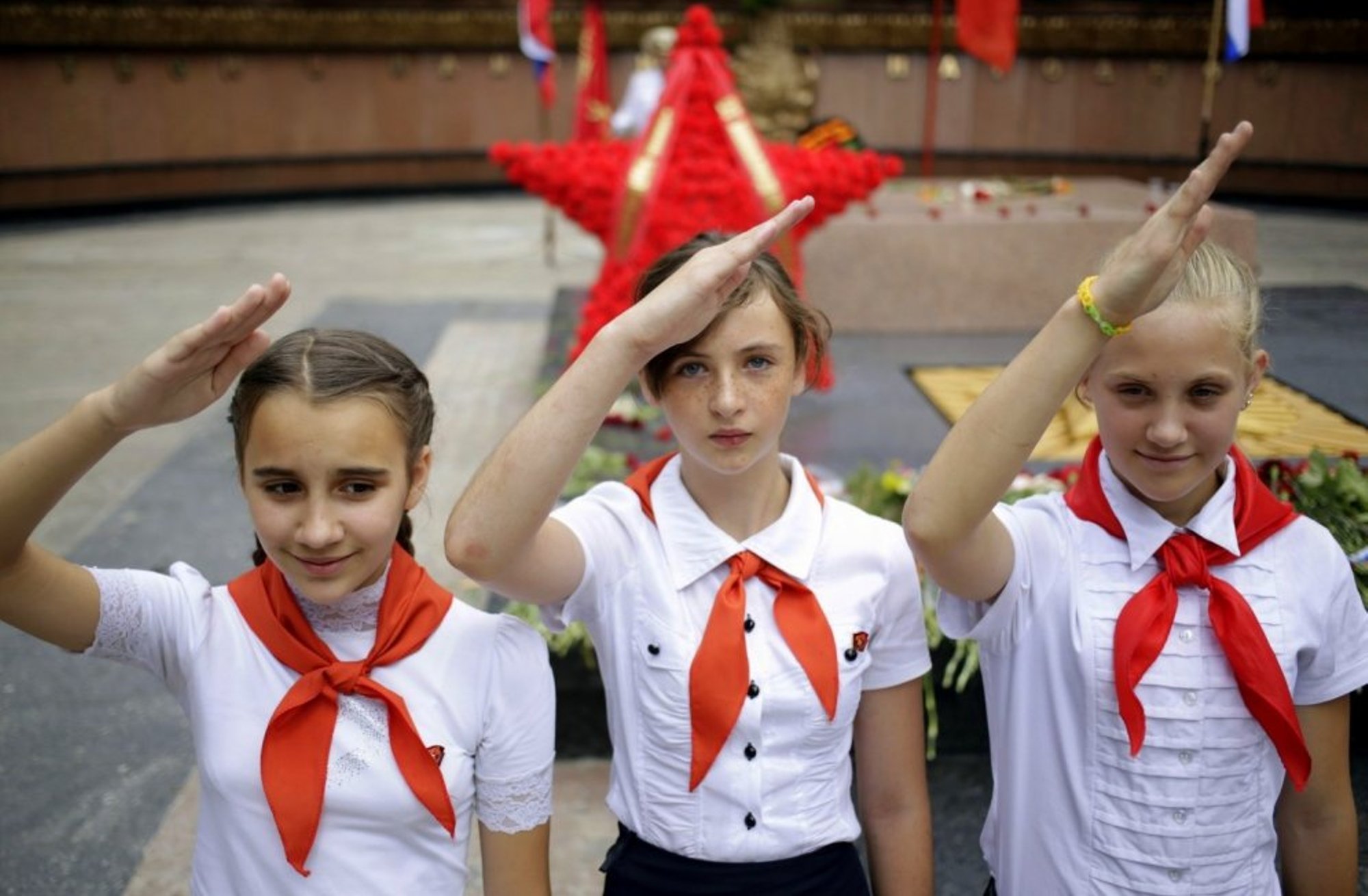 Фото пионера. Пионеры. Пионерский галстук. Галстук пионера. Современные пионеры.