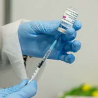 В Латвии от Covid-19 полностью вакцинировано большинство населения