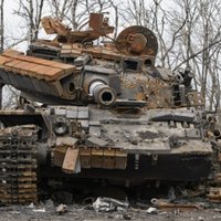 Sakropļots Krievijas tankists atklāj, kā glābās no degoša tanka pie Debaļceves