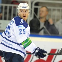 Karsuma pārstāvētā Maskavas 'Dinamo' komanda KHL spēlē 'sausā' piekāpjas Minskas 'Dinamo'