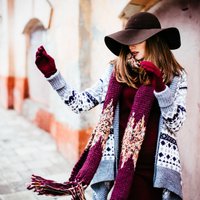 Modes blogere par aktuālajiem apģērbiem: ko atrast ziemas izpārdošanās