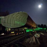 Pie Latvijas – Baltkrievijas robežas zem dzelzceļa top 30 metrus garš metāla tunelis