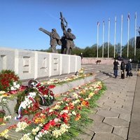9 мая около Памятника Освободителям в Риге выступит Гарик Сукачев