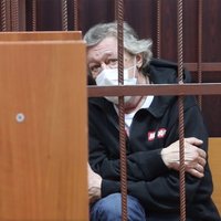 ВИДЕО: Ефремова госпитализировали из зала суда с подозрением на инсульт