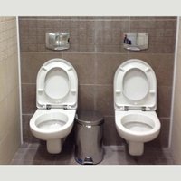 Двойной туалет в Сочи шокировал британского журналиста