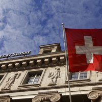 Šveices bankas novēršas no Maskavas - slēdz kontus Krievijas klientiem, vēsta 'Forbes'