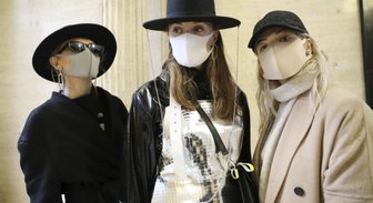 Прощайте, каблуки — привет, усики: как будут выглядеть женщины после пандемии