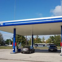 Из-за снижения цен на топливо сократился оборот и прибыль топливной компании Neste Latvija