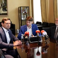 Депутаты блока "Риге!" за час передумали и больше не гарантируют поддержку Бурову