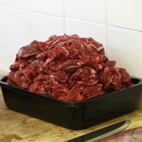 Igaunijā laboratoriski apstiprināts zirga gaļas DNS Latvijā ražotos konservos