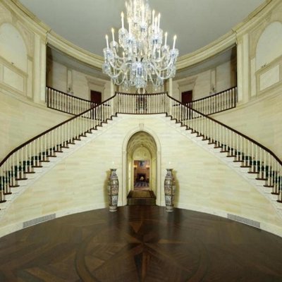 ФОТО: Золото и элегантные люстры. Загляните внутрь первого роскошного особняка Дональда и Иваны Трамп
