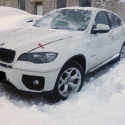 Foto: Izsolīs krimināllietā Ludzā izņemtu 'BMW X6' ar viltotu šasijas numuru