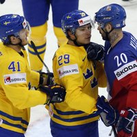 'Smagsvaru' cīņā Zviedrijas hokejisti 'bullīšos' pieveic Čehiju