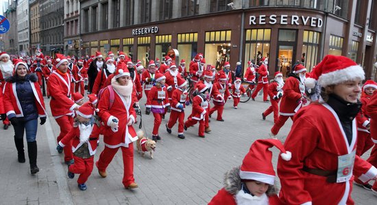 11 декабря в Риге уже в 15-й раз пройдет забег Дедов Морозов