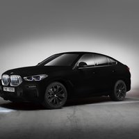 'BMW X6' īpašā melnā krāsā, kas absorbē 99% gaismas
