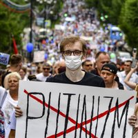 "Нет войне": как в России наказывают за пацифистские надписи