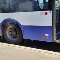 ВИДЕО: У автобуса 2-го маршрута загорелась тормозная система