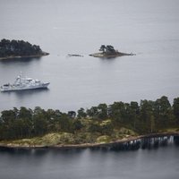 Zviedrijas specdienesti 'medī' noslēpumainu svešinieku; avarējušās zemūdenes virzienā dodas Krievijas izpētes kuģis