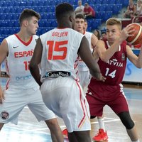 Latvijas U-16 basketbolisti ar smagu zaudējumu Spānijas vienaudžiem sāk Eiropas čempionātu