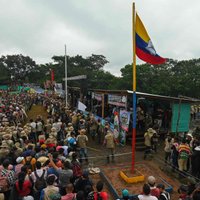 Kolumbijas FARC nemiernieku frakcija pauž gatavību miera sarunām