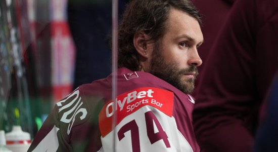 Līdz ar Latvijas hokeja izlases treniņnometnes sākumu trenēsies arī pāris līderi