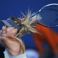 Favorīti iekļūst 'Australian Open' trešajā kārtā